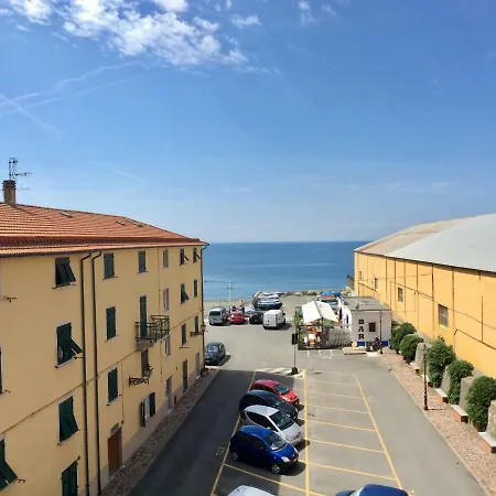 Holiday home Lo Scrigno In Riva Al Mare A 2 Passi Dalle 5 Terre 010059-lt-0789